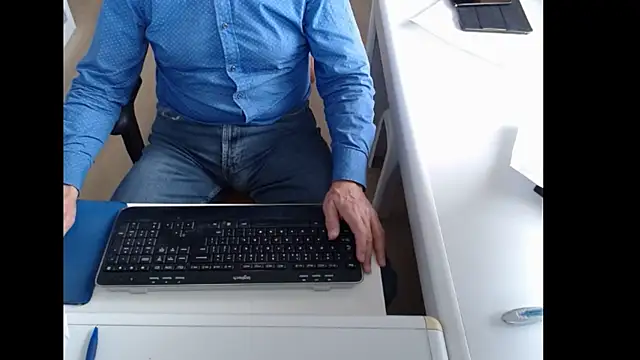 dutchpornking online show from September 24, 2025, 9:12 am