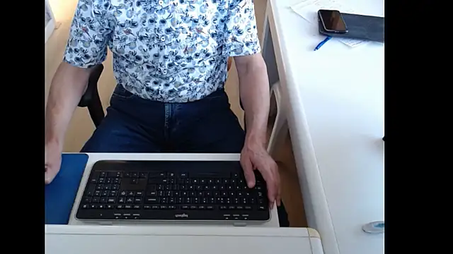 dutchpornking online show from September 28, 2025, 7:25 am