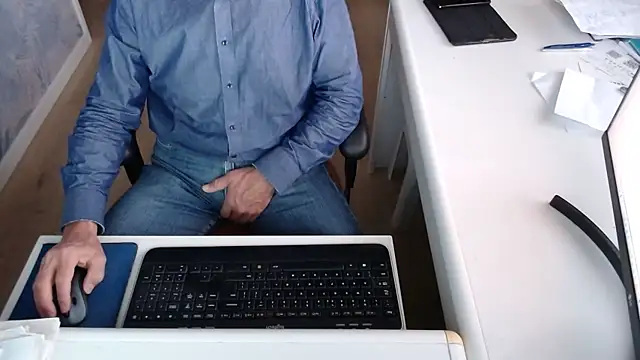 dutchpornking online show from October 4, 2025, 7:06 am