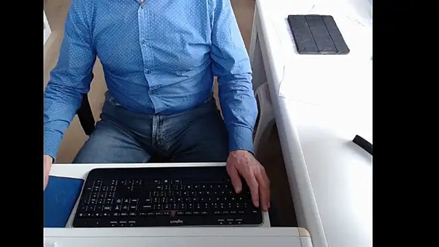 dutchpornking online show from October 31, 2025, 8:59 am