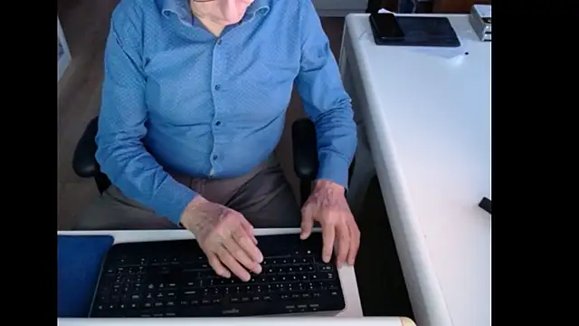 dutchpornking online show from January 14, 2026, 8:09 am