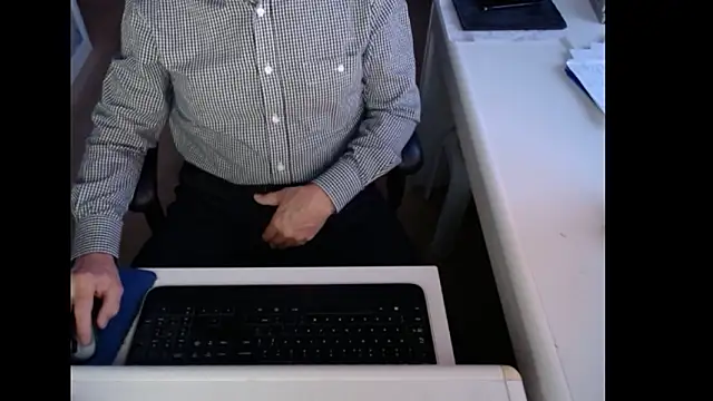 dutchpornking online show from February 5, 2026, 7:13 am