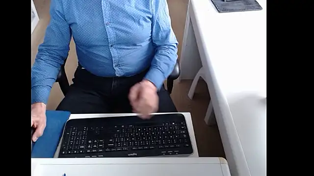 dutchpornking online show from March 21, 2026, 8:19 am