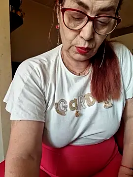 Snapshot of Chriss_Tinaa chatting on June 4, 2026, 4:07 am Chriss Tinaa online show from June 4, 2026, 4:07 am