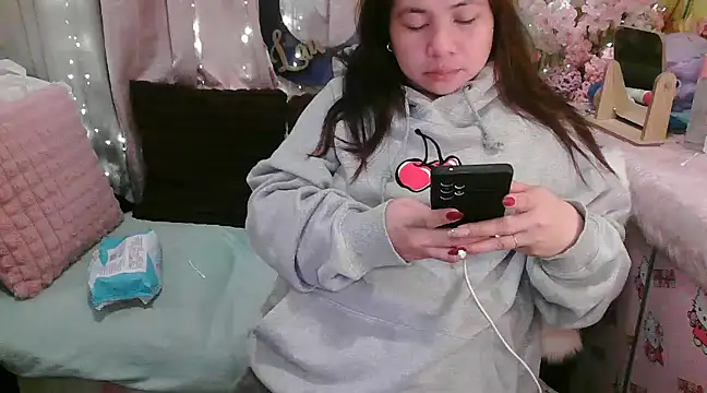 Snapshot of OhmyPinay chatting on December 17, 2024, 3:06 am OhmyPinay online show from December 17, 2024, 3:06 am