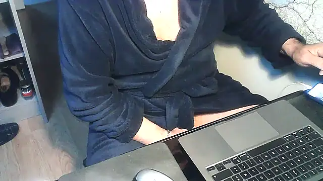 Snapshot of DUDURA@xh chatting on November 28, 2025, 7:22 am DUDURAxh online show from November 28, 2025, 7:22 am