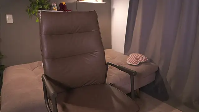 Snapshot of HannahEvanss chatting on February 13, 2026, 12:01 pm HannahEvanss online show from February 13, 2026, 12:01 pm