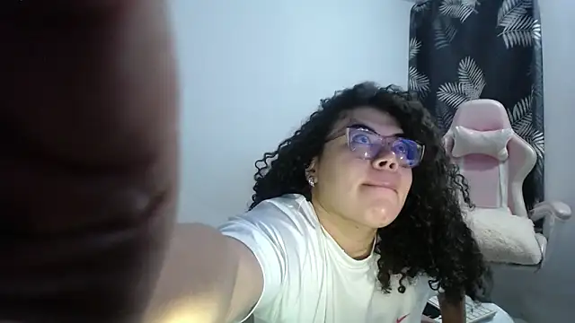 Snapshot of mabigomez00 chatting on February 16, 2026, 9:27 am mabigomez00 online show from February 16, 2026, 9:27 am