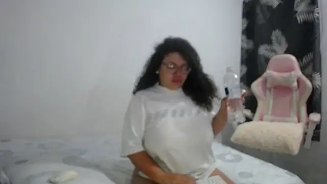 Snapshot of mabigomez00 chatting on February 21, 2026, 9:32 am mabigomez00 online show from February 21, 2026, 9:32 am