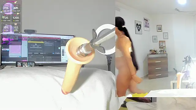 sofi velez online show from October 17, 2025, 5:26 pm