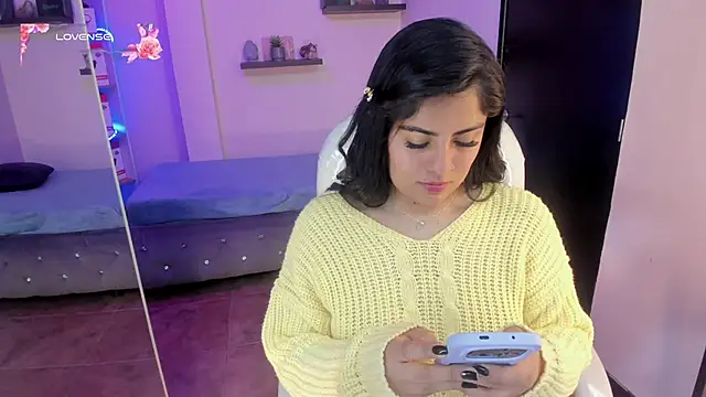 Snapshot of Catalinaa_martinez chatting on December 11, 2024, 1:58 am Catalinaa martinez online show from December 11, 2024, 1:58 am