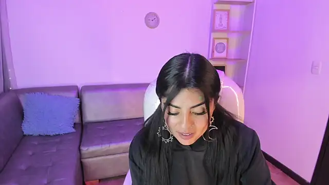 Snapshot of Catalinaa_martinez chatting on December 12, 2024, 4:48 am Catalinaa martinez online show from December 12, 2024, 4:48 am
