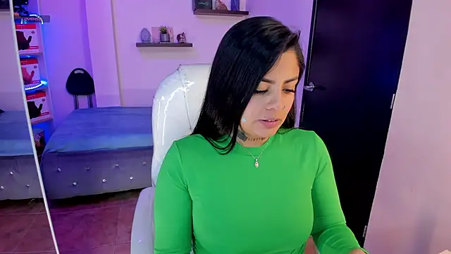 Snapshot of Catalinaa_martinez chatting on December 29, 2024, 8:58 pm Catalinaa martinez online show from December 29, 2024, 8:58 pm