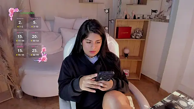 Snapshot of Catalinaa_martinez chatting on January 7, 2025, 11:14 pm Catalinaa martinez online show from January 7, 2025, 11:14 pm