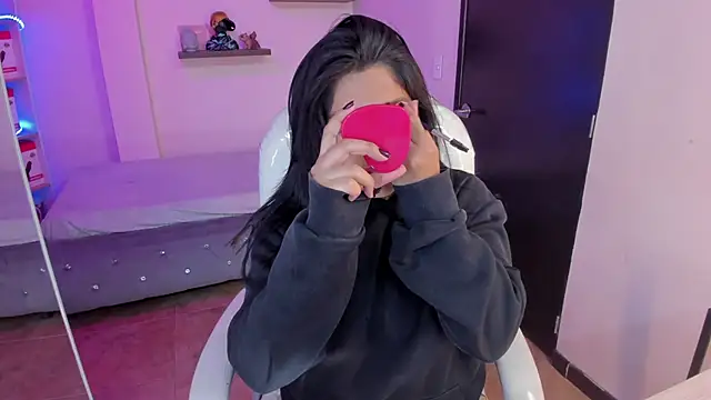 Snapshot of Catalinaa_martinez chatting on January 17, 2025, 8:44 pm Catalinaa martinez online show from January 17, 2025, 8:44 pm