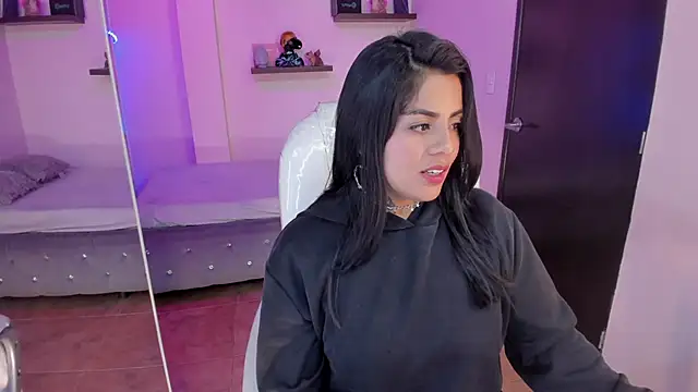 Snapshot of Catalinaa_martinez chatting on January 17, 2025, 11:51 pm Catalinaa martinez online show from January 17, 2025, 11:51 pm