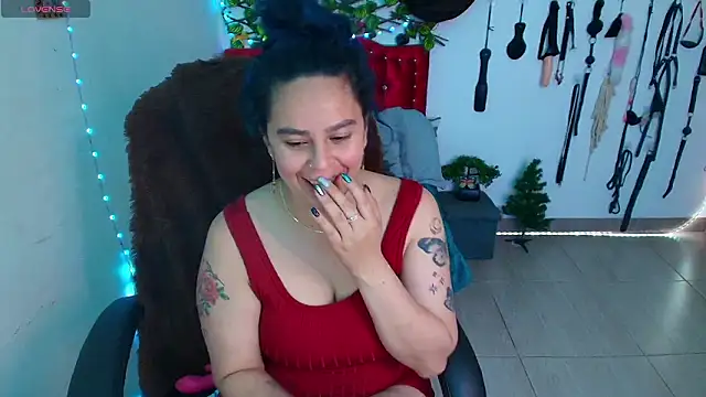 Snapshot of elektra_32 chatting on February 15, 2026, 7:51 am elektra 32 online show from February 15, 2026, 7:51 am