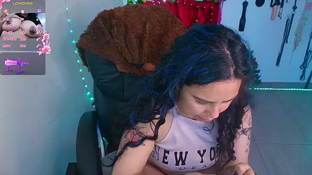 Snapshot of elektra_32 chatting on February 18, 2026, 3:52 pm elektra 32 online show from February 18, 2026, 3:52 pm