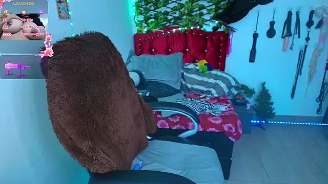 Snapshot of elektra_32 chatting on February 27, 2026, 2:22 am elektra 32 online show from February 27, 2026, 2:22 am