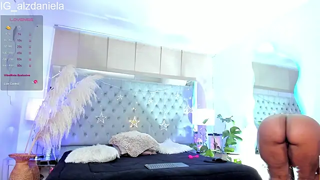 Kaitlyn Brwon online show from October 1, 2025, 5:46 am