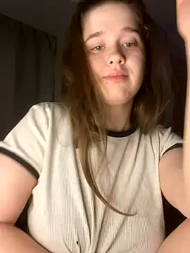 Snapshot of HornyGirlH chatting on November 3, 2025, 2:35 am HornyGirlH online show from November 3, 2025, 2:35 am