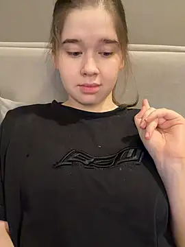 HornyGirlH online show from March 13, 2026, 5:25 am