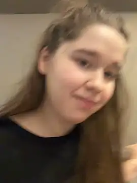 HornyGirlH online show from March 28, 2026, 4:01 am