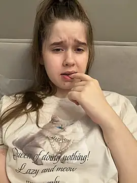 HornyGirlH online show from April 5, 2026, 12:30 am