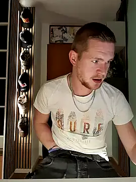 Snapshot of Playbunniboy chatting on December 11, 2024, 4:53 pm Playbunniboy online show from December 11, 2024, 4:53 pm