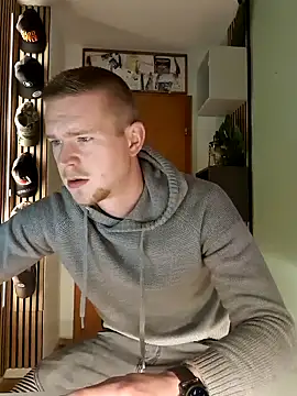 Snapshot of Playbunniboy chatting on December 15, 2024, 4:48 pm Playbunniboy online show from December 15, 2024, 4:48 pm