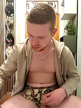 Snapshot of Playbunniboy chatting on February 13, 2025, 9:17 pm Playbunniboy online show from February 13, 2025, 9:17 pm