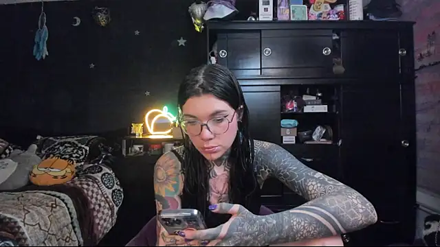 Snapshot of Lilmarieee chatting on January 10, 2025, 12:17 am Lilmarieee online show from January 10, 2025, 12:17 am