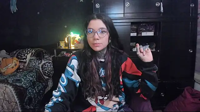 Snapshot of Lilmarieee chatting on February 5, 2025, 11:06 pm Lilmarieee online show from February 5, 2025, 11:06 pm