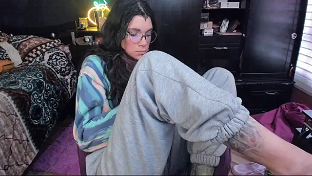 Snapshot of Lilmarieee chatting on February 10, 2025, 8:10 pm Lilmarieee online show from February 10, 2025, 8:10 pm