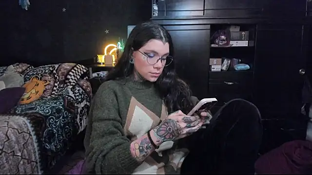 Snapshot of Lilmarieee chatting on February 21, 2025, 10:26 pm Lilmarieee online show from February 21, 2025, 10:26 pm