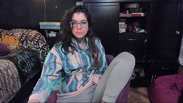 Snapshot of Lilmarieee chatting on March 21, 2025, 1:13 am Lilmarieee online show from March 21, 2025, 1:13 am