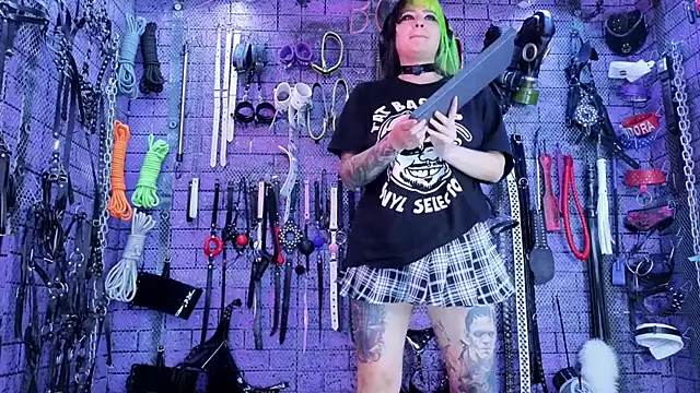 PANDORANEZZ online show from July 5, 2026, 11:28 am
