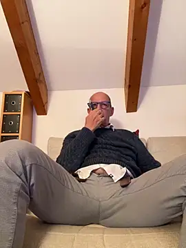 Snapshot of Relnnet chatting on October 26, 2025, 4:46 pm Relnnet online show from October 26, 2025, 4:46 pm