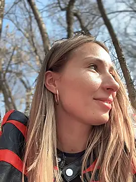Snapshot of YOUR-KARINA chatting on March 19, 2025, 8:55 am YOUR-KARINA online show from March 19, 2025, 8:55 am