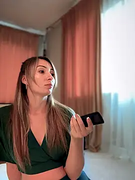 Snapshot of YOUR-KARINA chatting on November 3, 2025, 8:15 am YOUR-KARINA online show from November 3, 2025, 8:15 am