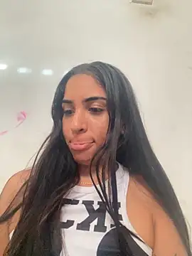 katyc love online show from February 25, 2026, 9:46 pm