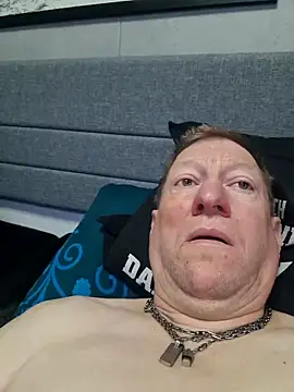 tomtom111111 online show from October 12, 2025, 12:48 pm