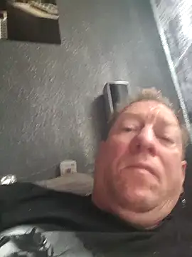 tomtom111111 online show from October 26, 2025, 12:00 pm