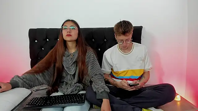 Snapshot of A_sexy_couple__ chatting on November 10, 2025, 7:46 pm A sexy couple online show from November 10, 2025, 7:46 pm