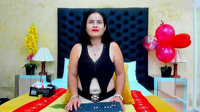 SaraBernarrd online show from February 7, 2025, 1:25 am
