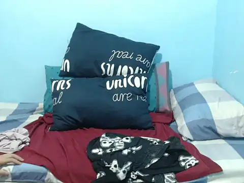 stacie iris online show from April 5, 2026, 1:03 am