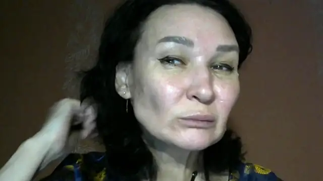 PrettyAndWild online show from November 29, 2025, 12:19 pm