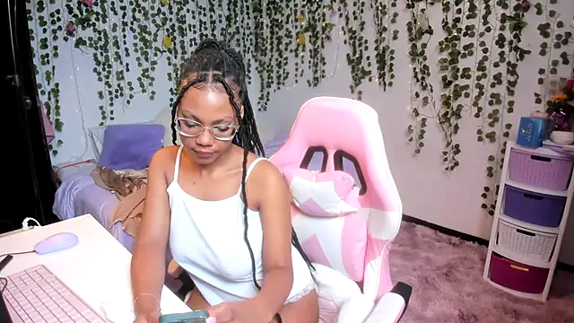 violeta milleer online show from November 24, 2025, 5:34 pm