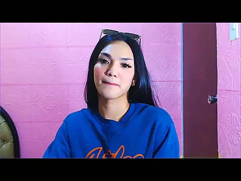 WONDERWOMAN2023 online show from October 7, 2025, 11:13 pm