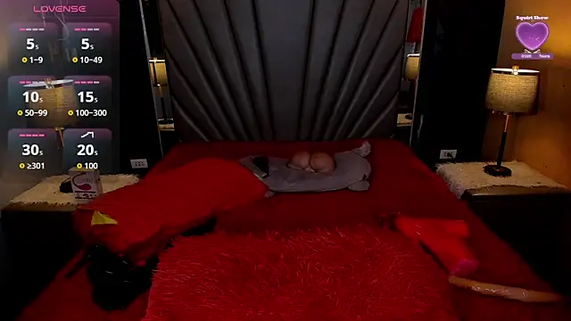 Snapshot of DevilishCharmXXX chatting on October 21, 2025, 12:33 am DevilishCharmXXX online show from October 21, 2025, 12:33 am